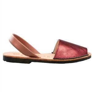 NEW NUMA BY SPANIANS women's avarca flat sandals narrow in metallic wine